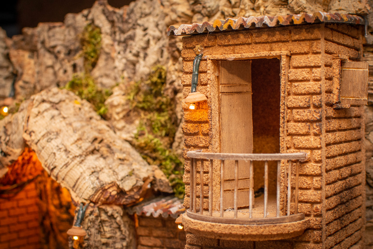 NATIVITY SCENE HOUSE + FOUNTAIN & OVEN