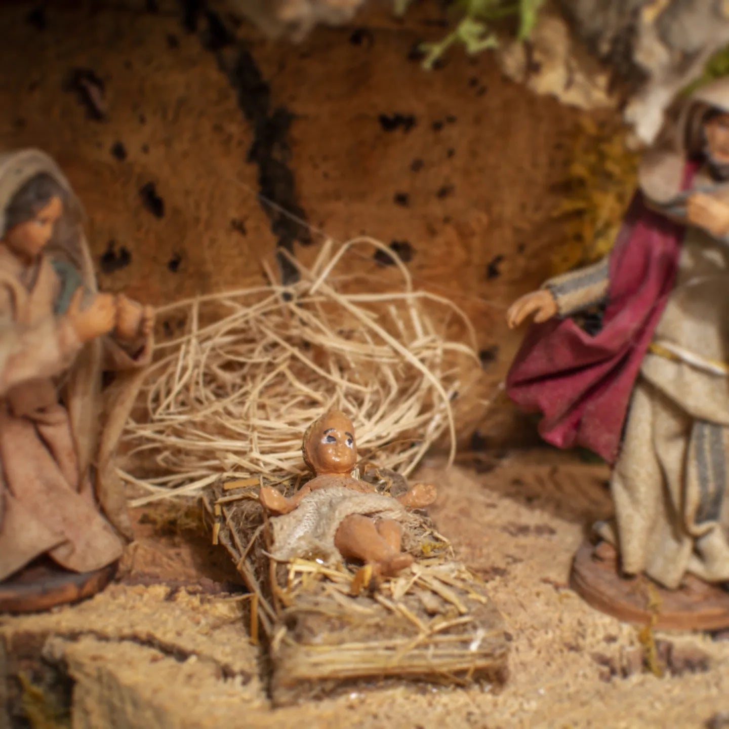 LARGE COMPLETE WALL NATIVITY SCENE WITH TERRACOTTA SHEPHERDS