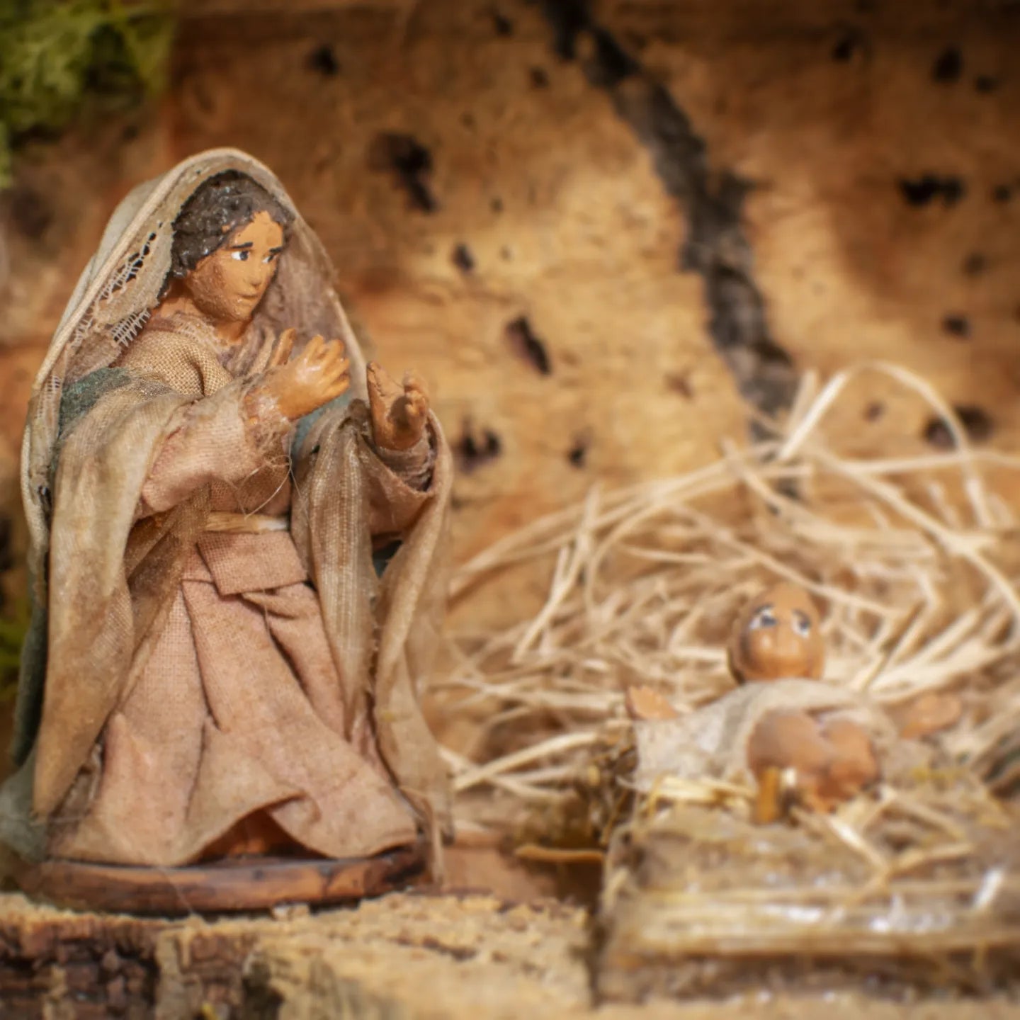 LARGE COMPLETE WALL NATIVITY SCENE WITH TERRACOTTA SHEPHERDS