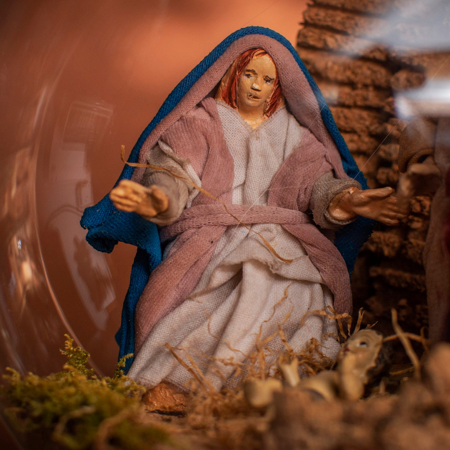 LARGE GLASS BALL NATIVITY SCENE COMPLETE TERRACOTTA SHEPHERDS