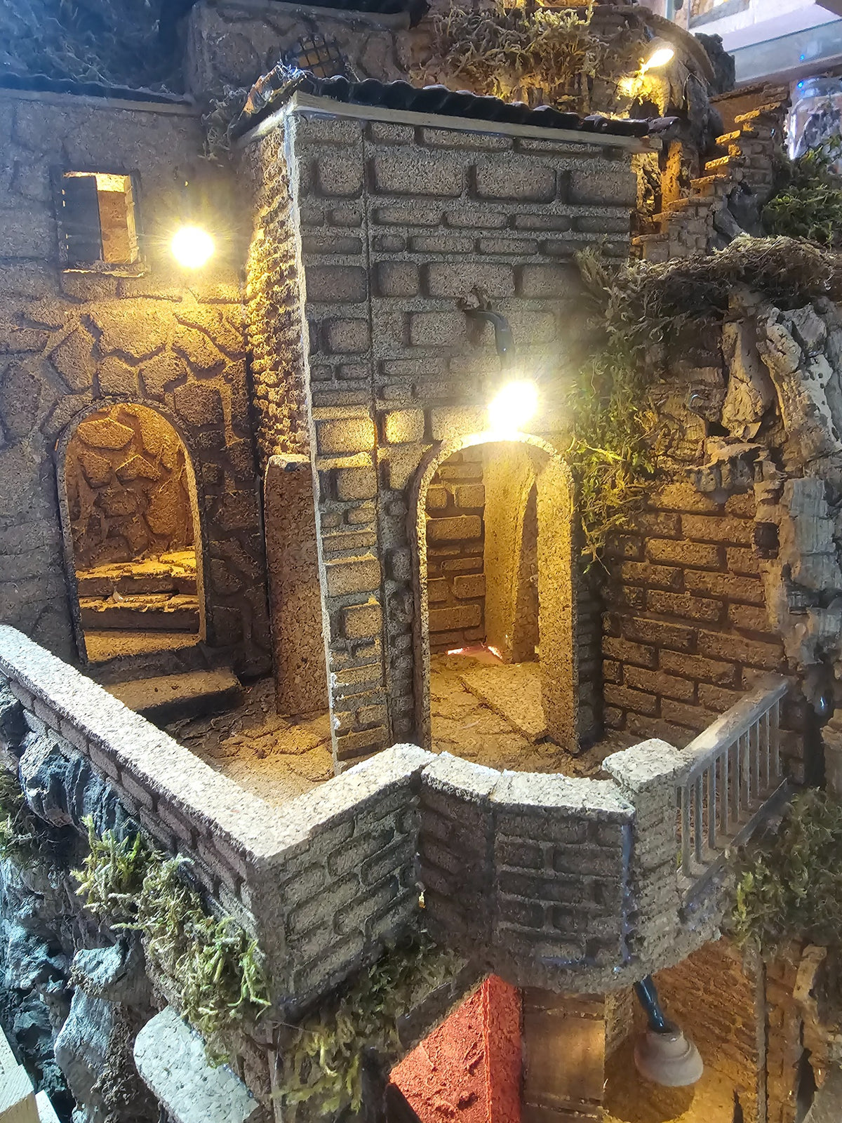 Presepe Artigianale in Sughero – Borgo Antico Illuminato con Cascata