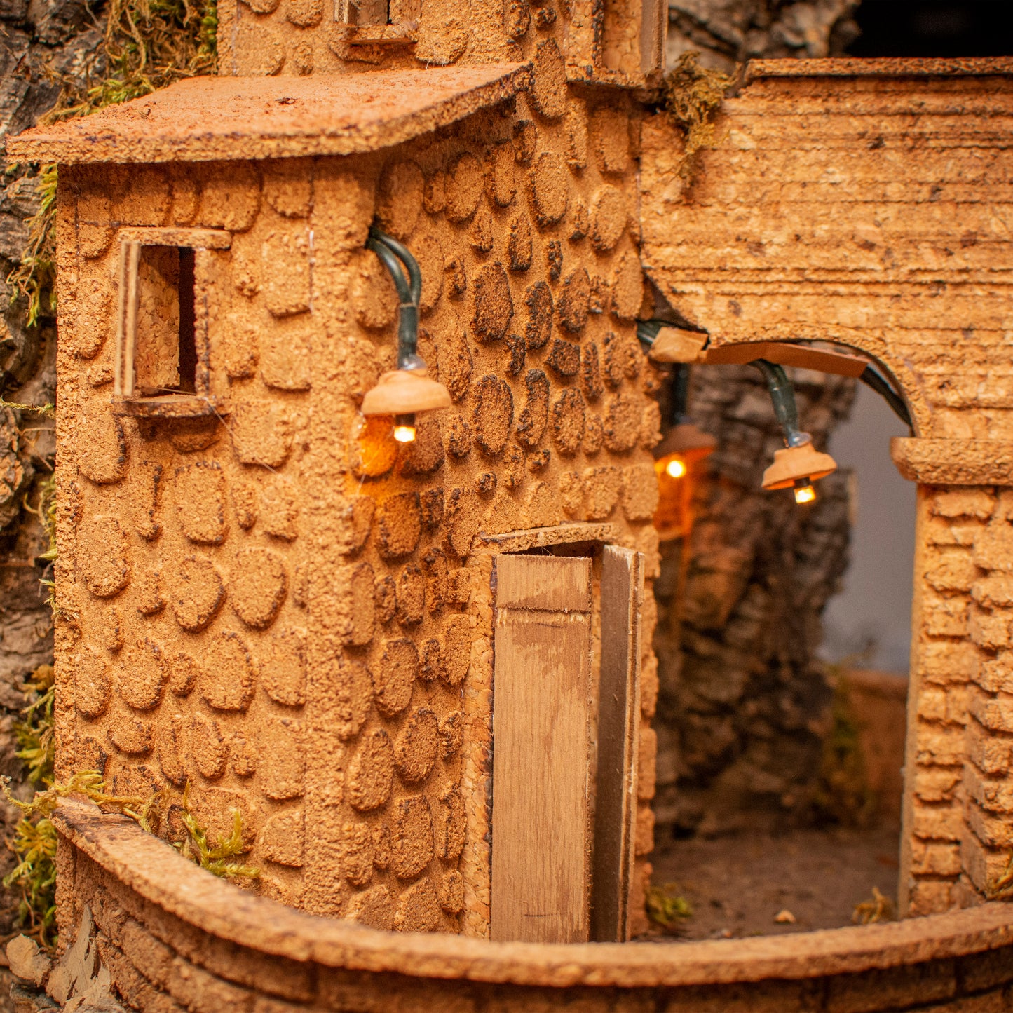 NATIVITY SCENE WITH HOUSE