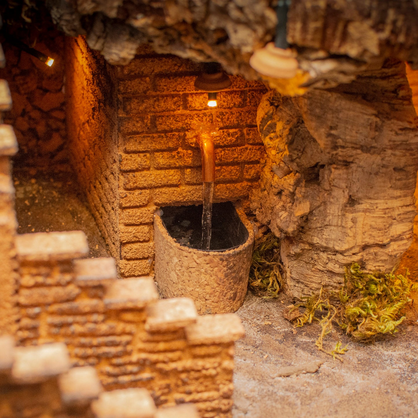 NATIVITY SCENE HOUSE + FOUNTAIN